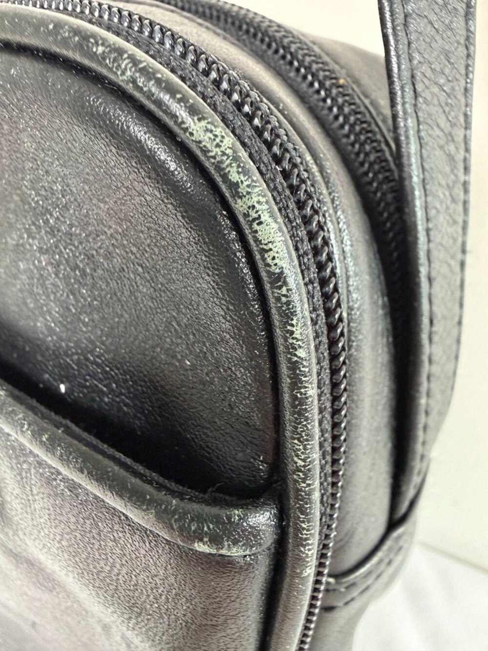ETIENNE AIGNER Black Leather Crossbody Camera Bag Vintage - Picture 15 of 16